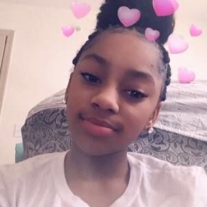 Meet your Posher, Sariaha